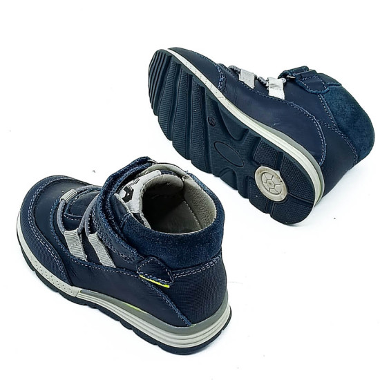 Хөвгүүдийн нумтай арьсан гутал