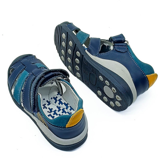 Хөвгүүдийн нумтай арьсан сандаал