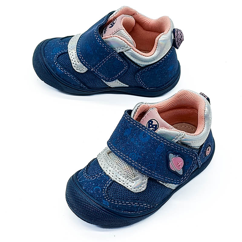 Охидын нумтай арьсан пүүз